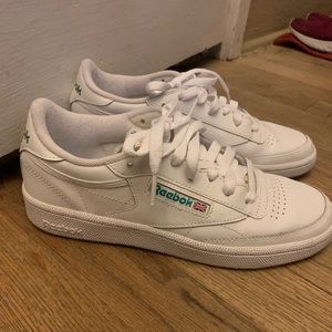 Reebok Classic- NEW size 5